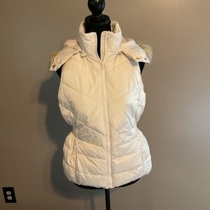 Banana republic puffer vest. New with tags